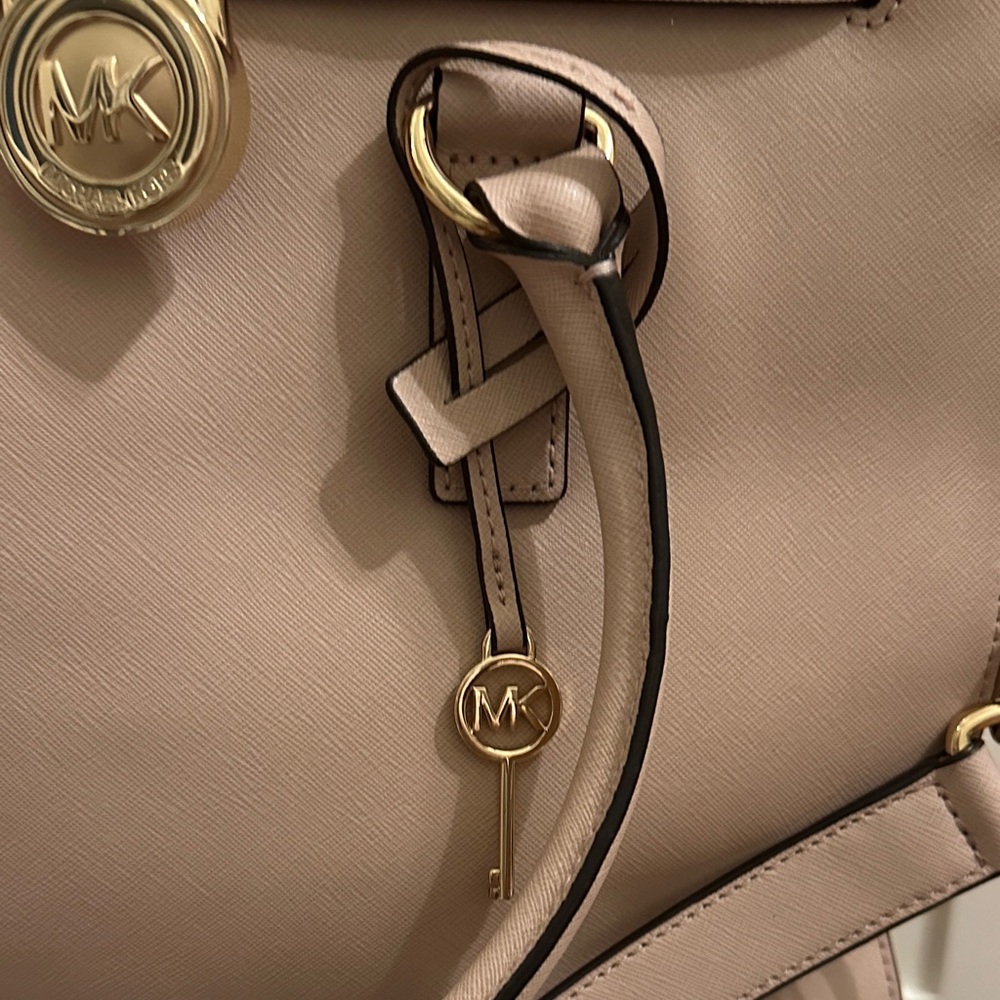 Michael Kors Hamilton Large Pink Saffiano Leather Tote Bag Gold Hardware - Picture 3 of 10